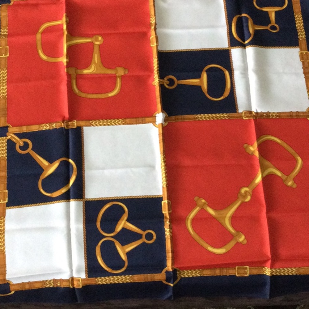 Square scarf